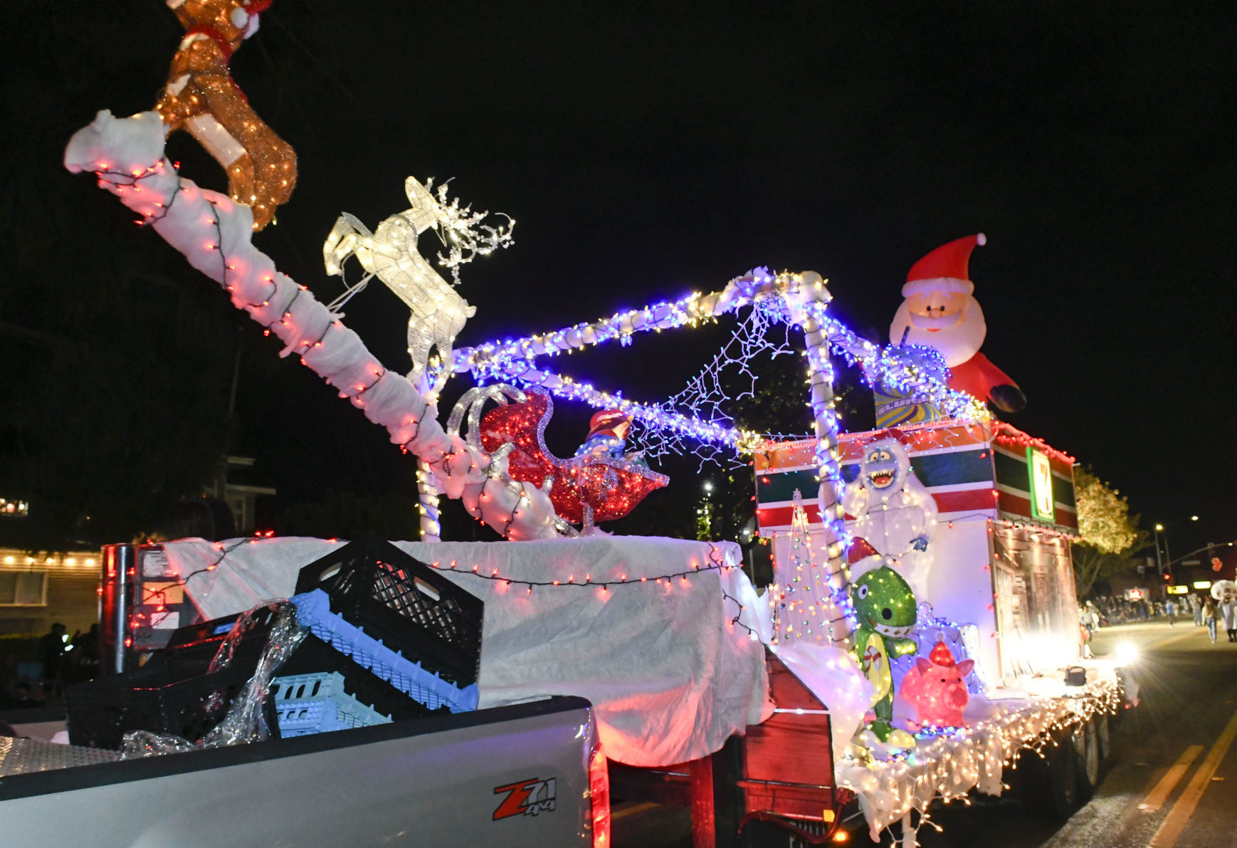 120719 SM Parade of Lights 34.jpg
